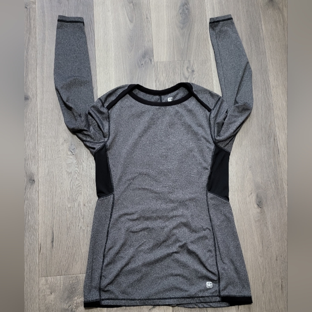 Active Wear Dark Gray and Black Long Sleeved Top for Women Size Small